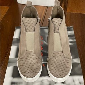 New in town Faux Suede Wedge sneaker (Taupe)